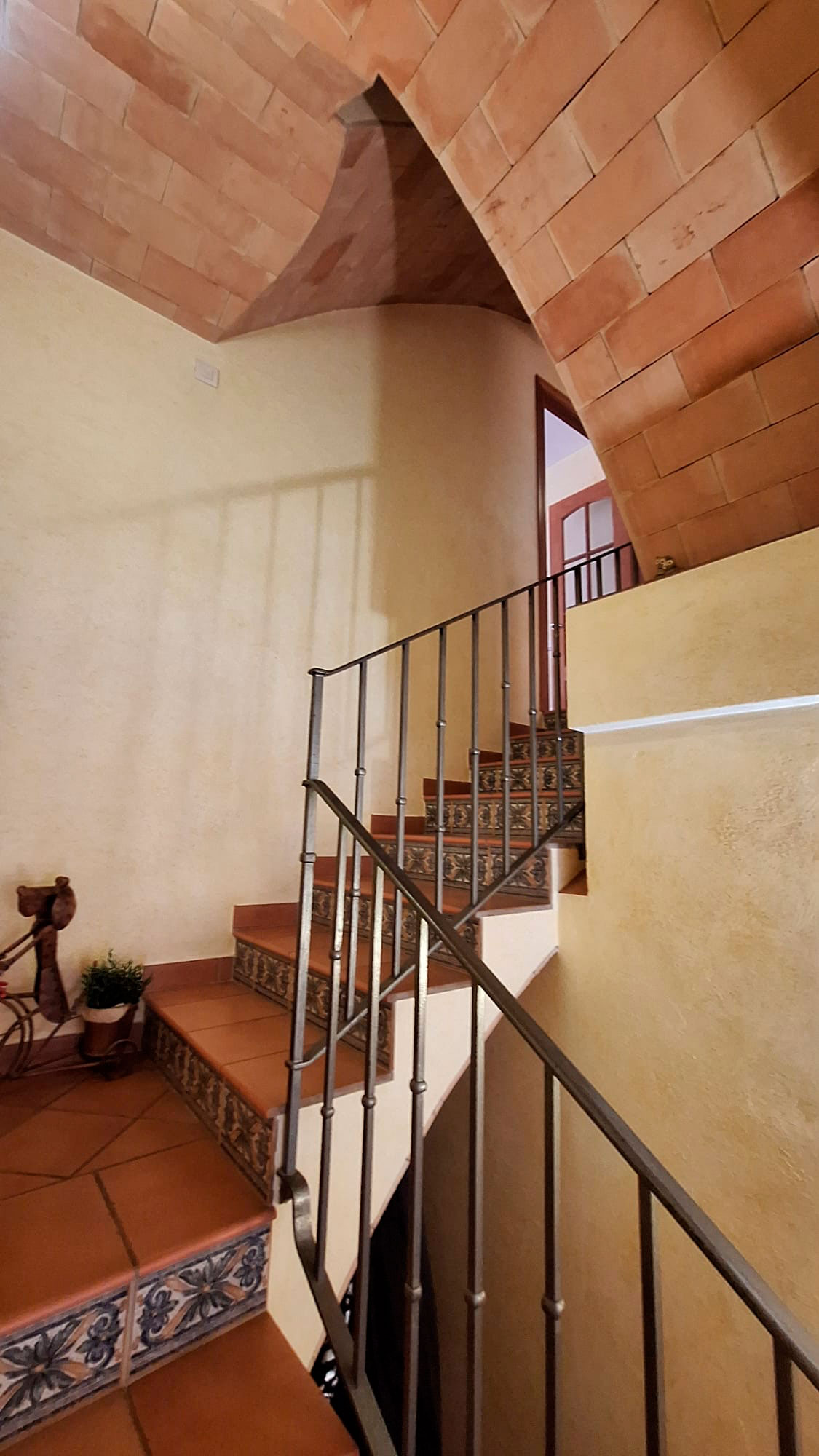 D2C84D6A-4102-4D9D-80B9-F3EBE4CAC39A